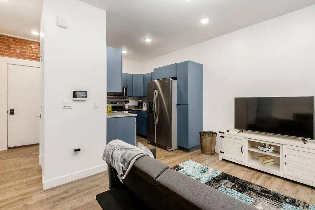 Designer 1-Bed Haven Near Downtown! Pets Welcome! Columbus